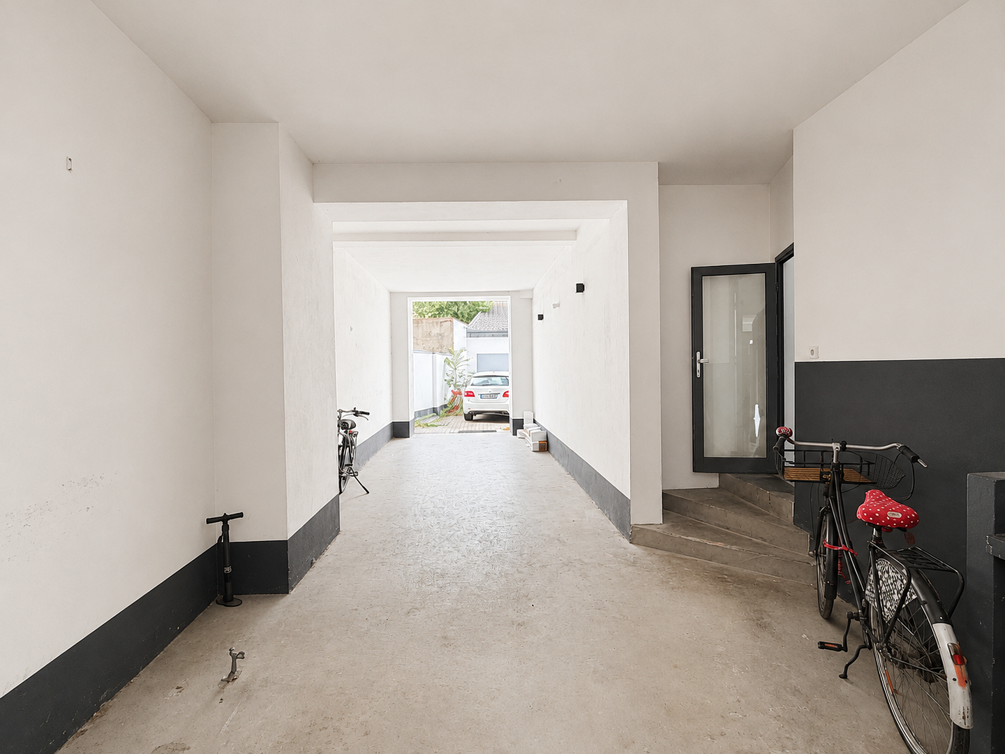 Umfassend modernisierte 2-Zimmer-Wohnung mit Balkon, Aufzug und Kellerraum im Zentrum Düsseldorfs! – Gerresheimer Straße 65, 40211 Düsseldorf(Stadtmitte) – Vorschaubild 26