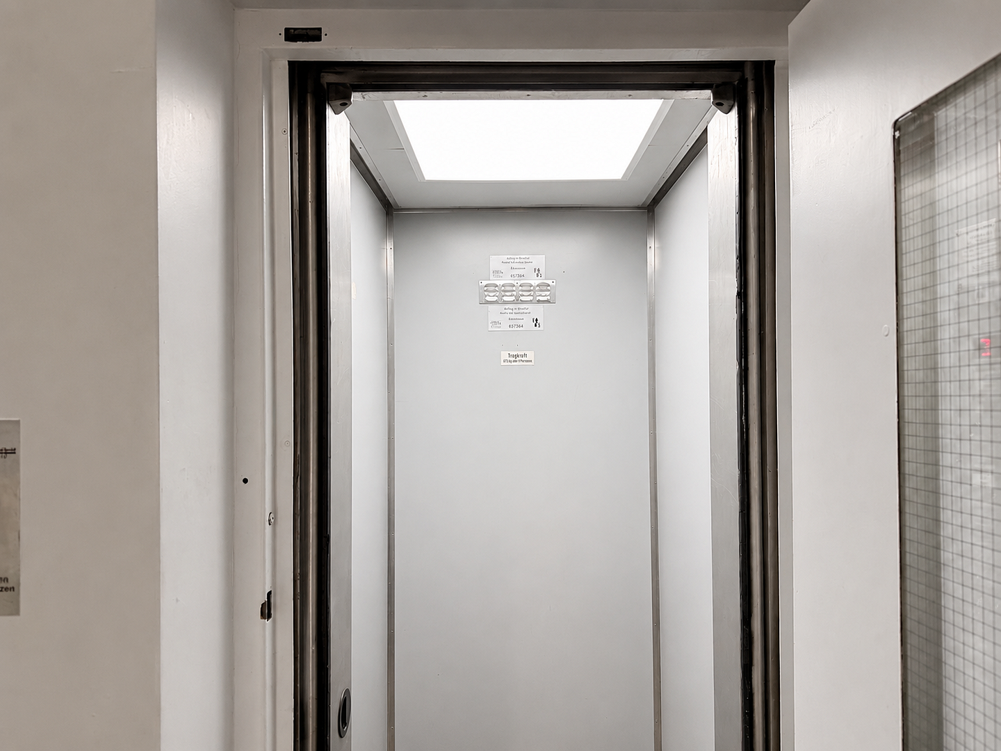 Umfassend modernisierte 2-Zimmer-Wohnung mit Balkon, Aufzug und Kellerraum im Zentrum Düsseldorfs! – Gerresheimer Straße 65, 40211 Düsseldorf(Stadtmitte) – Vorschaubild 25