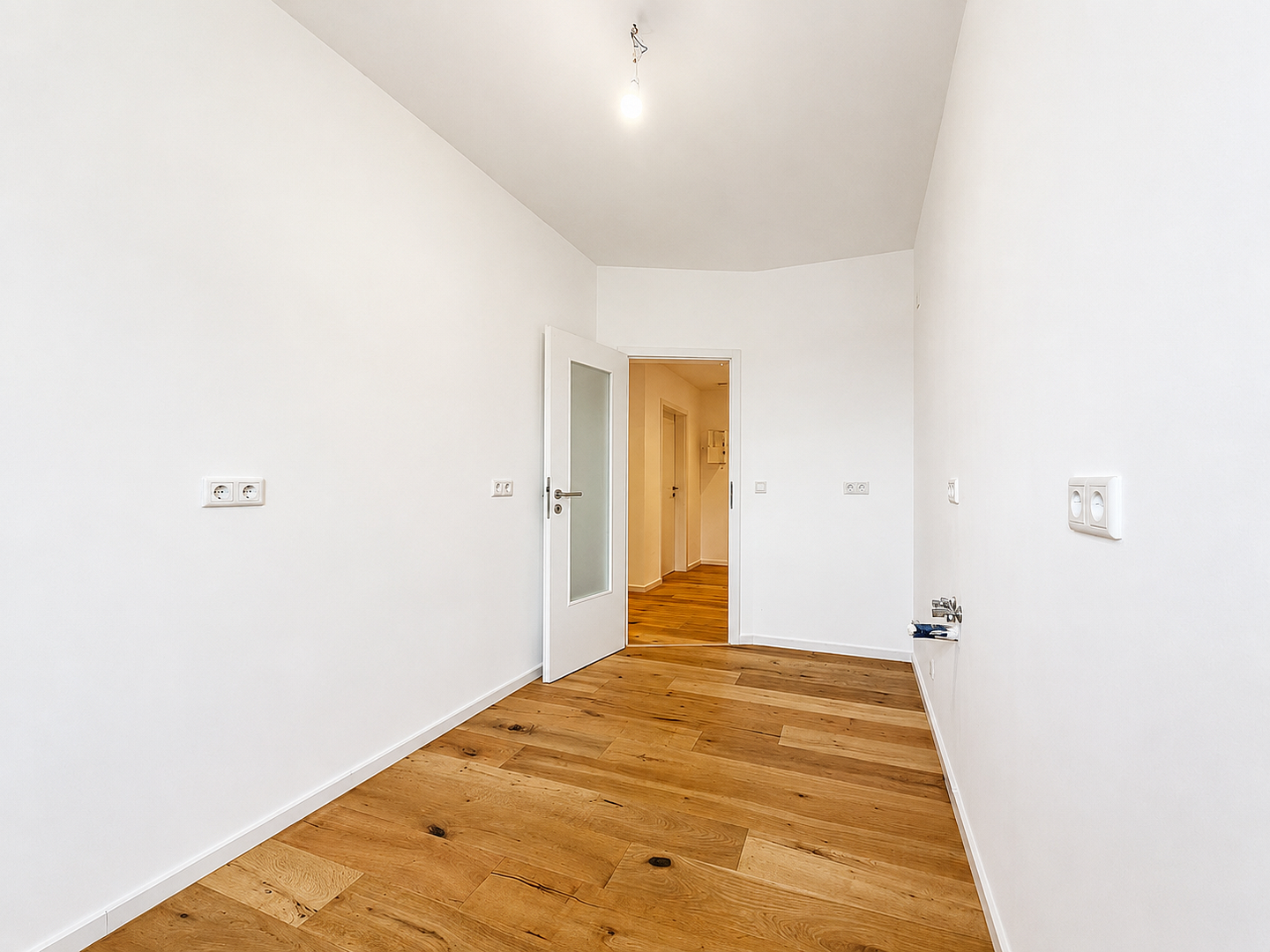Umfassend modernisierte 2-Zimmer-Wohnung mit Balkon, Aufzug und Kellerraum im Zentrum Düsseldorfs! – Gerresheimer Straße 65, 40211 Düsseldorf(Stadtmitte) – Vorschaubild 17