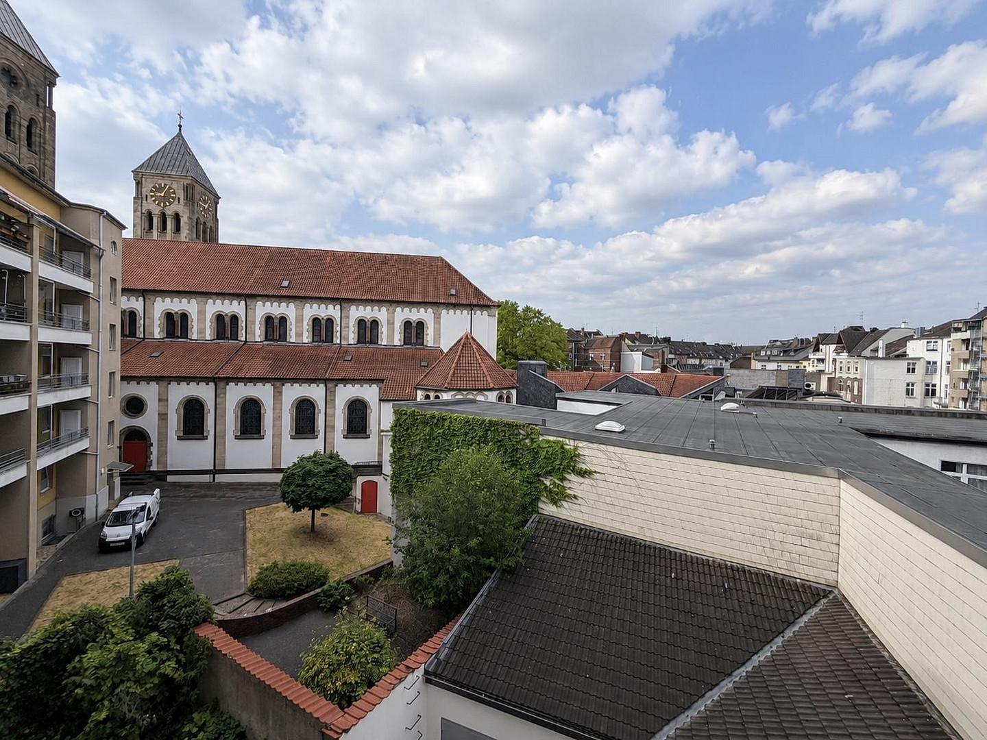 Umfassend modernisierte 2-Zimmer-Wohnung mit Balkon, Aufzug und Kellerraum im Zentrum Düsseldorfs! – Gerresheimer Straße 65, 40211 Düsseldorf(Stadtmitte) – Vorschaubild 14
