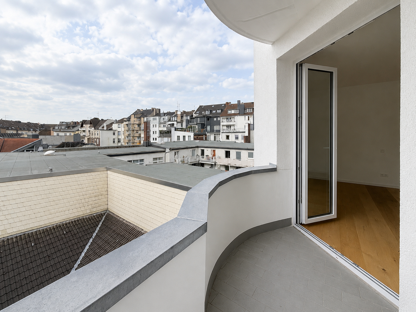 Umfassend modernisierte 2-Zimmer-Wohnung mit Balkon, Aufzug und Kellerraum im Zentrum Düsseldorfs! – Gerresheimer Straße 65, 40211 Düsseldorf(Stadtmitte) – Vorschaubild 13