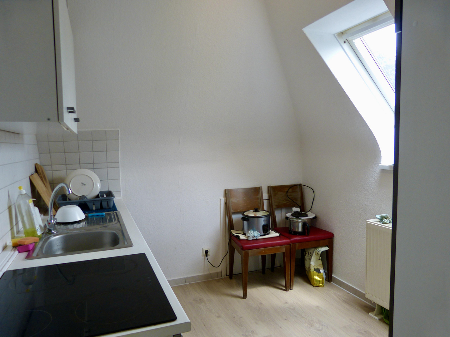 Gepflegte Dachgeschosswohnung mit Einbauküche – ideal für Paare, Singles oder als WG – Birkenweg 13, 27576 Bremerhaven(Klushof) – Vorschaubild 5