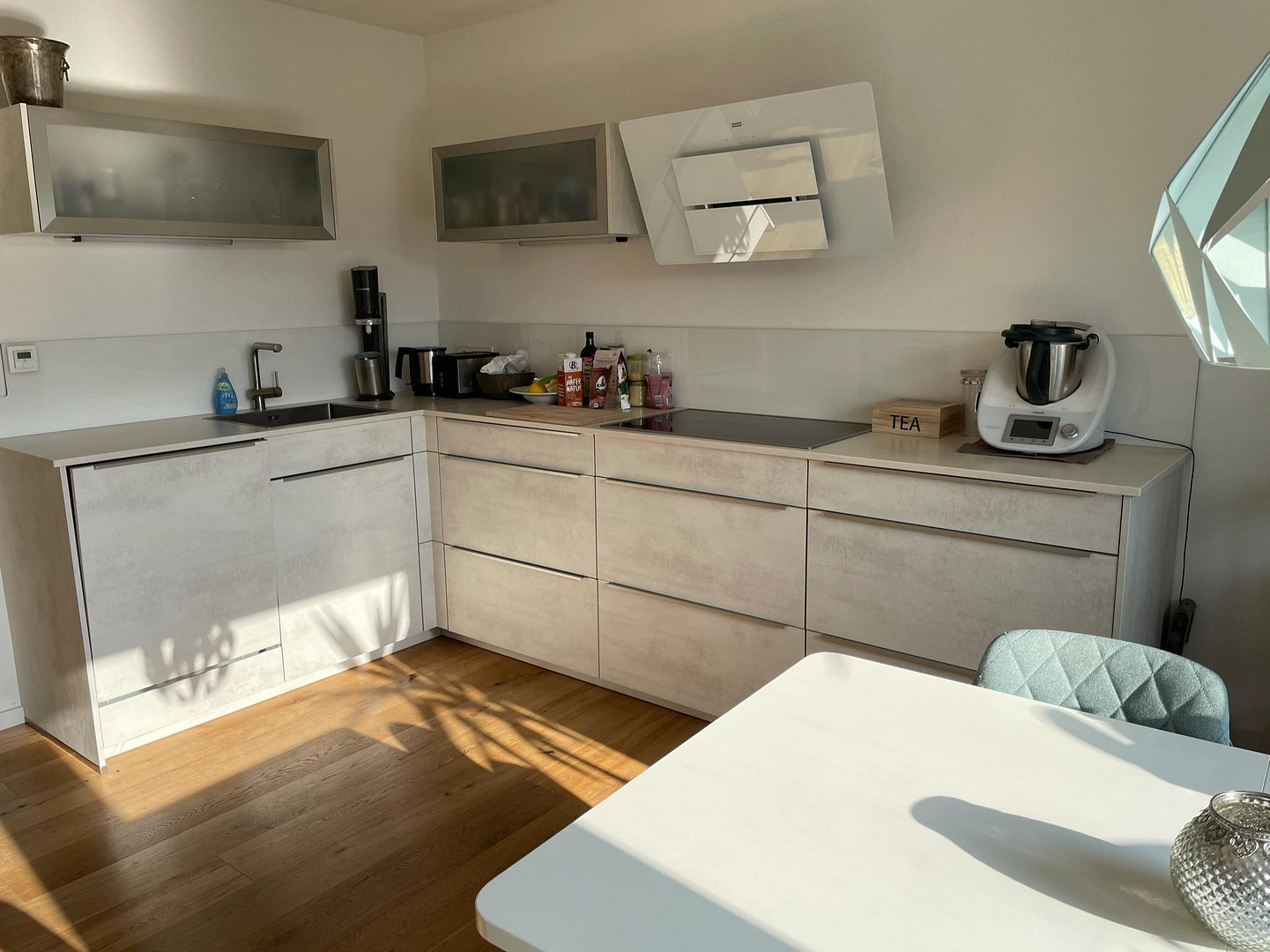 Möblierte, stilvolle 3-Zimmer-Wohnung in Isarnähe (befristet bis 2028) – Zeppelinstraße 7, 81541 München(Au) – Vorschaubild 2
