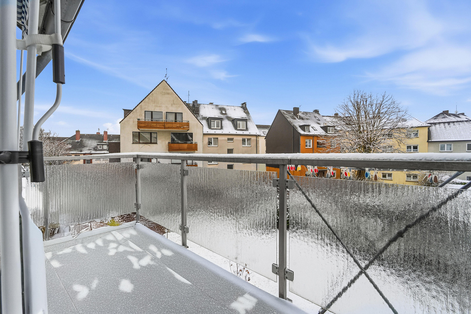 Modern möbliertes 1-Zimmer-Apartment in Essen – Planckstrasse 53, 45147 Essen(Holsterhausen) – Vorschaubild 3