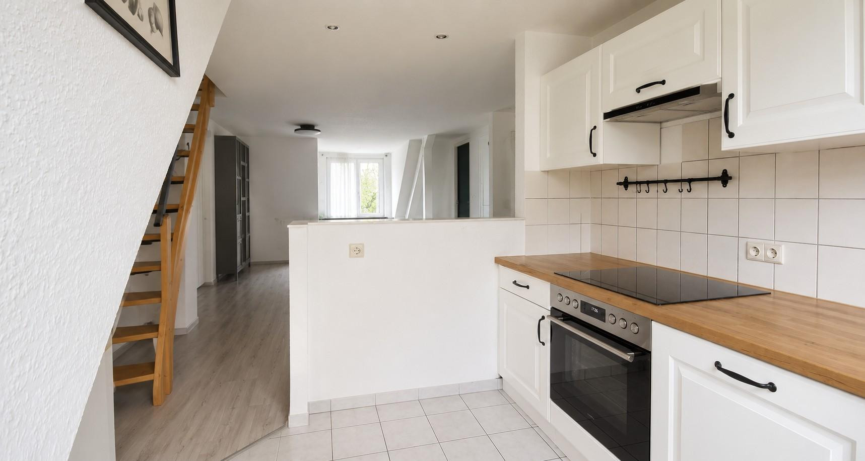 Renovierte Einzimmerwohnung mit Spitzgiebel mit guter Unianbindung – Sybelstr. 64, 45145 Essen(Frohnhausen) – Vorschaubild 2