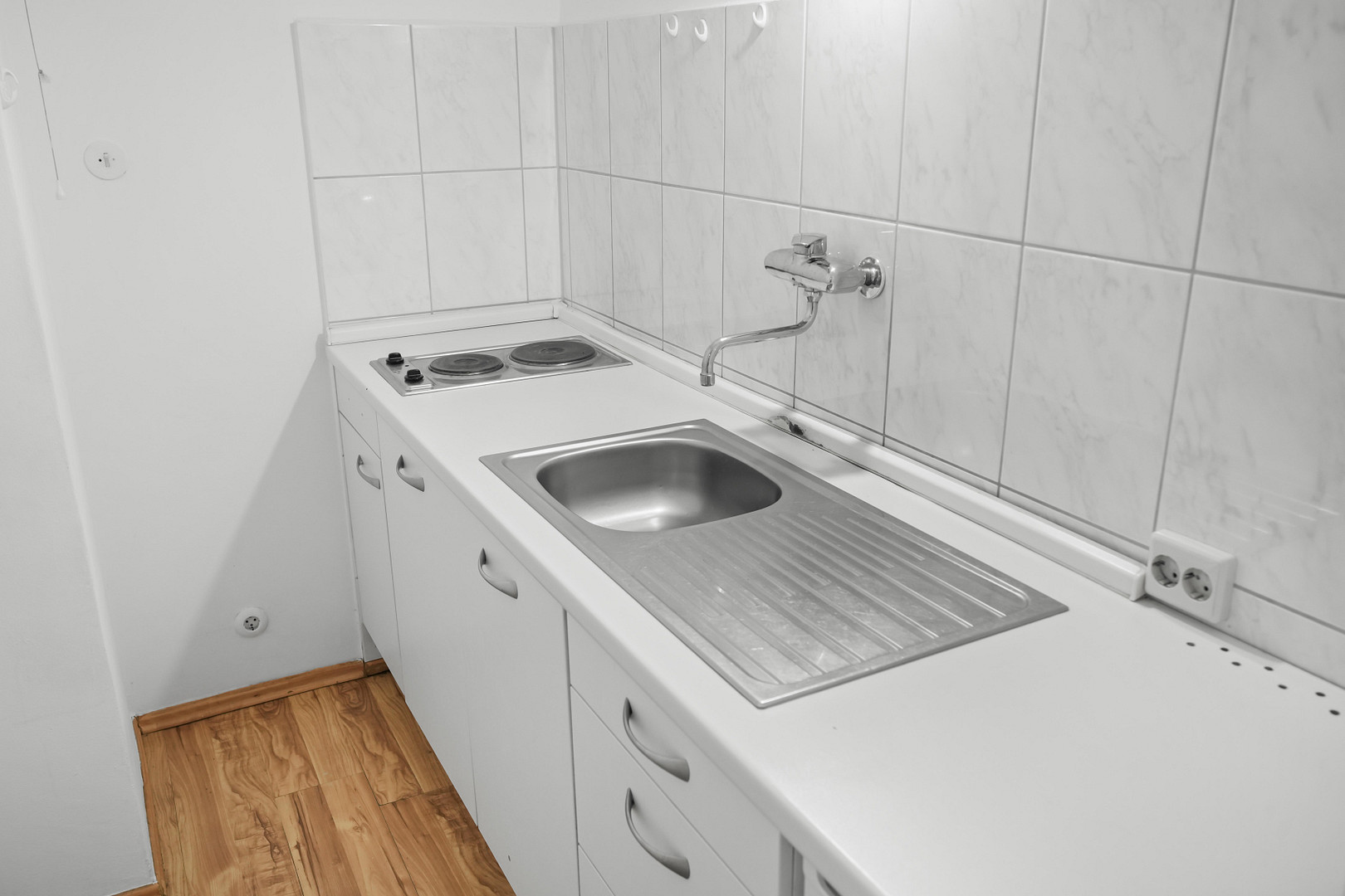 Am Conti-Campus: 1,5-Zimmer-Wohnung mit Balkon und Einbauküche – An der Christuskirche 19, 30167 Hannover(Nordstadt) – Vorschaubild 4