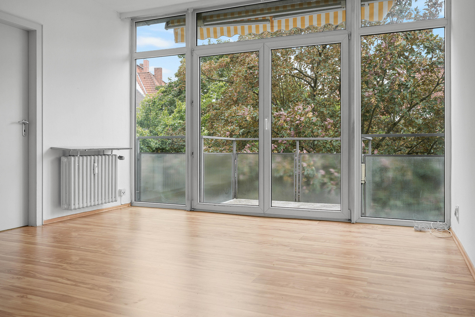 Am Conti-Campus: 1,5-Zimmer-Wohnung mit Balkon und Einbauküche – An der Christuskirche 19, 30167 Hannover(Nordstadt) – Vorschaubild 2