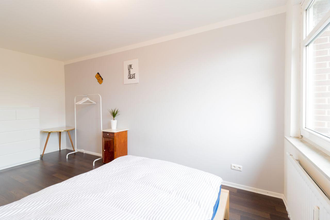 Designer Terrassenwohnung (18 min. Hbf) Natur, Parkplatz (nur befristet 6-12 Monate) 1.700 € inkl NK – Münterweg 14, 22115 Hamburg(Billstedt) – Vorschaubild 17