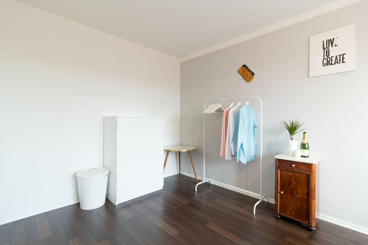 Designer Terrassenwohnung (18 min. Hbf) Natur, Parkplatz (nur befristet 6-12 Monate) 1.700 € inkl NK – Münterweg 14, 22115 Hamburg(Billstedt) – Vorschaubild 16