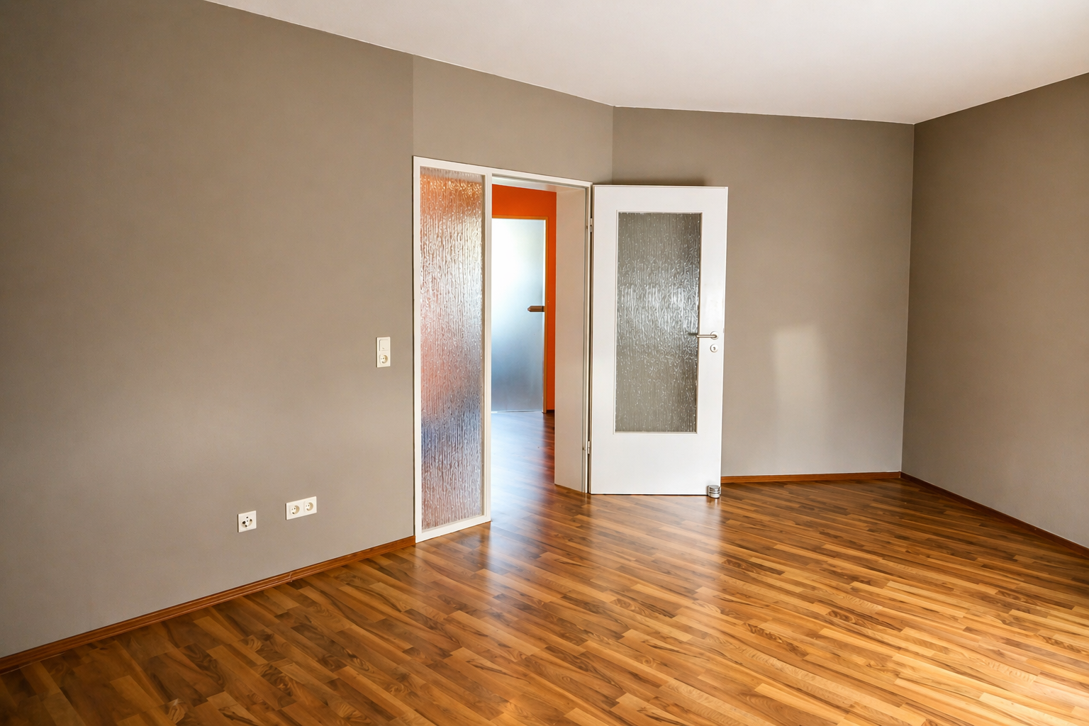 Gut geschnittene 2-Zimmer-Wohnung mit Tiefgaragenstellplatz und Balkon in Hannover-Davenstedt – Hannover(Davenstedt) – Vorschaubild 2