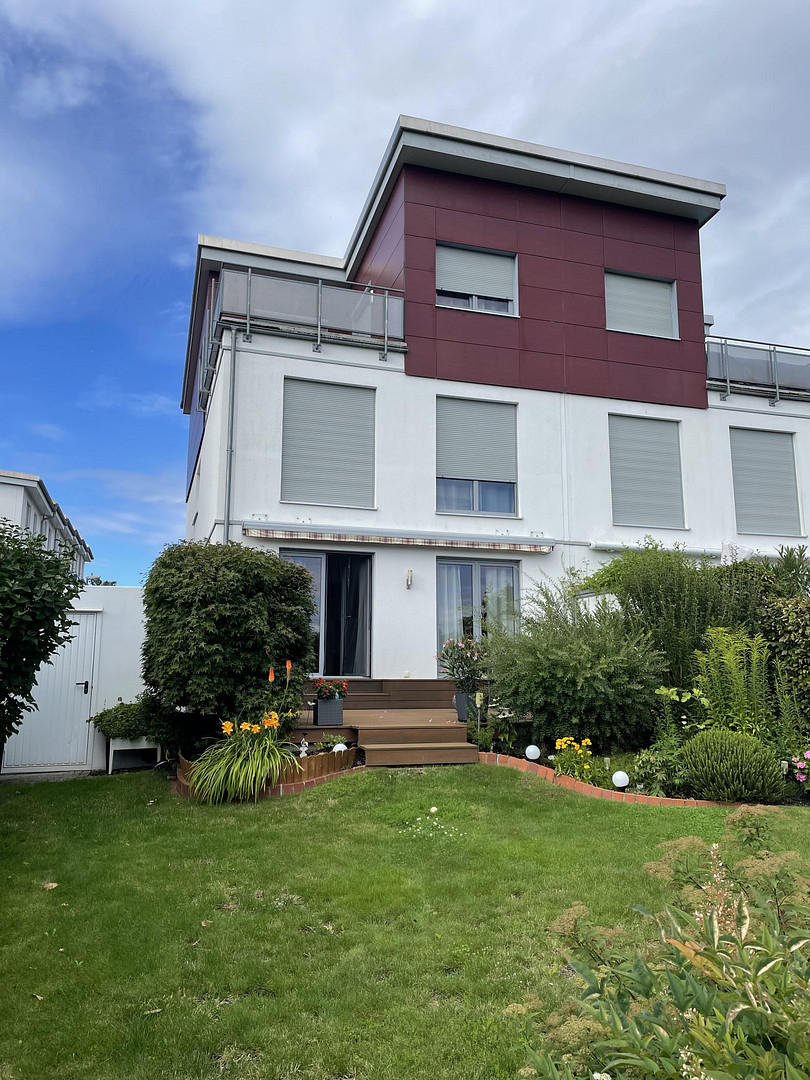 Familienfreundliche Doppelhaushälfte mit Blick ins Grüne, 7 Zimmer, PV-Anlage – 65207 Wiesbaden(Am Rotenberg) – Vorschaubild 19