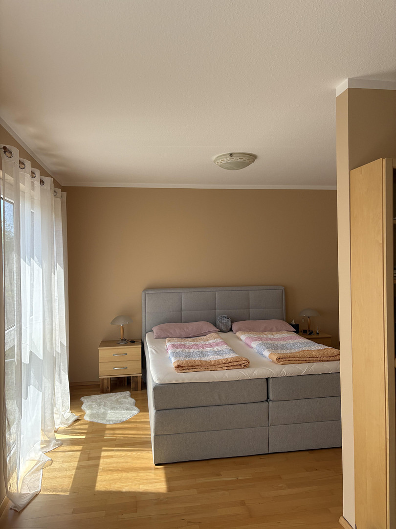 Familienfreundliche Doppelhaushälfte mit Blick ins Grüne, 7 Zimmer, PV-Anlage – 65207 Wiesbaden(Am Rotenberg) – Vorschaubild 11