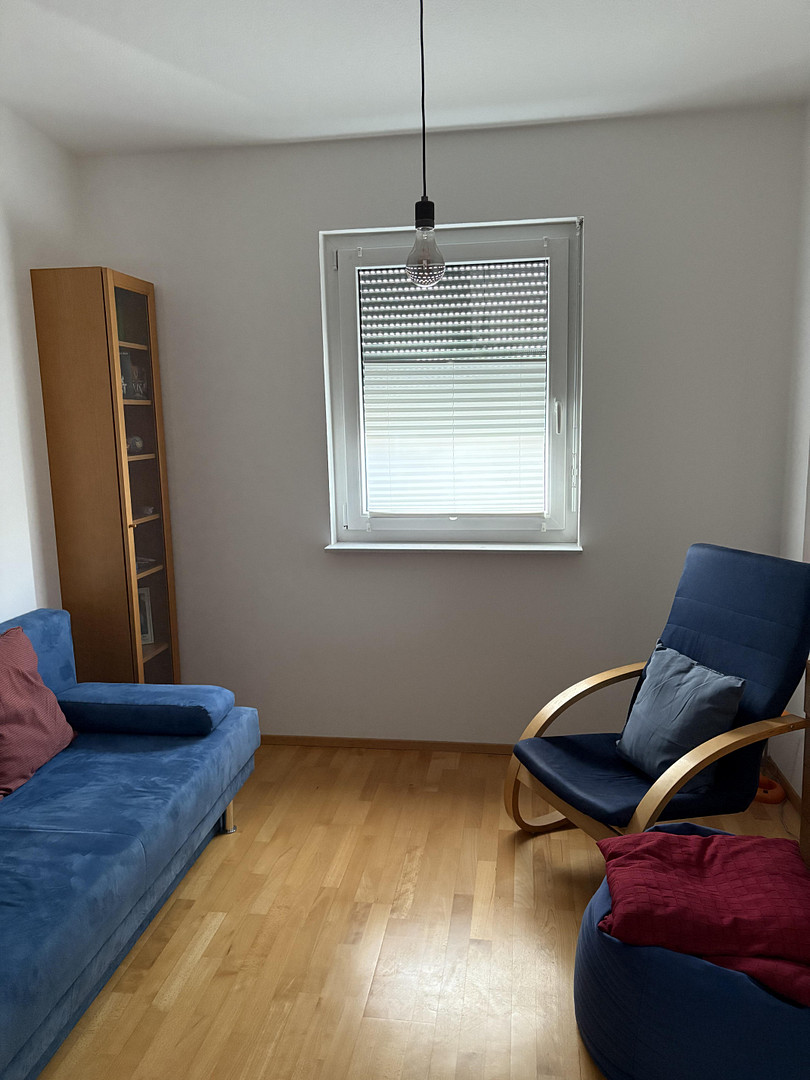 Familienfreundliche Doppelhaushälfte mit Blick ins Grüne, 7 Zimmer, PV-Anlage – 65207 Wiesbaden(Am Rotenberg) – Vorschaubild 9