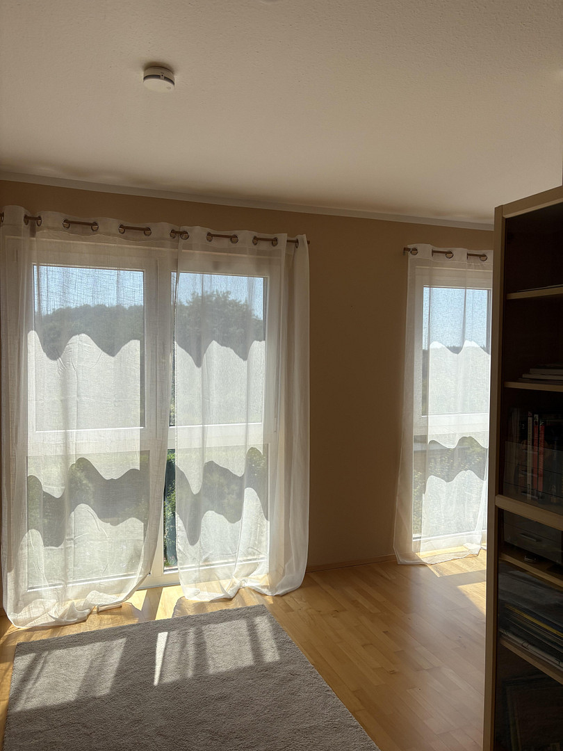 Familienfreundliche Doppelhaushälfte mit Blick ins Grüne, 7 Zimmer, PV-Anlage – 65207 Wiesbaden(Am Rotenberg) – Vorschaubild 12