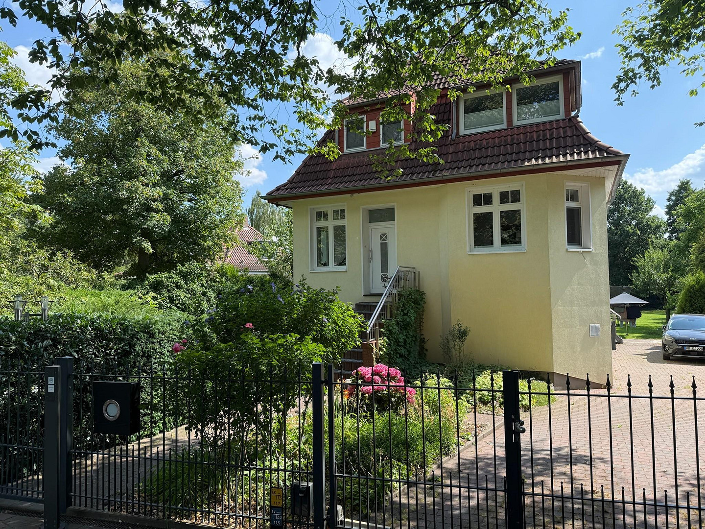 Stilvolles Einfamilienhaus mit 1.800 m2 Südgrundstück und hochwertiger Ausstattung – 28259 Bremen(Huchting) – Vorschaubild 2