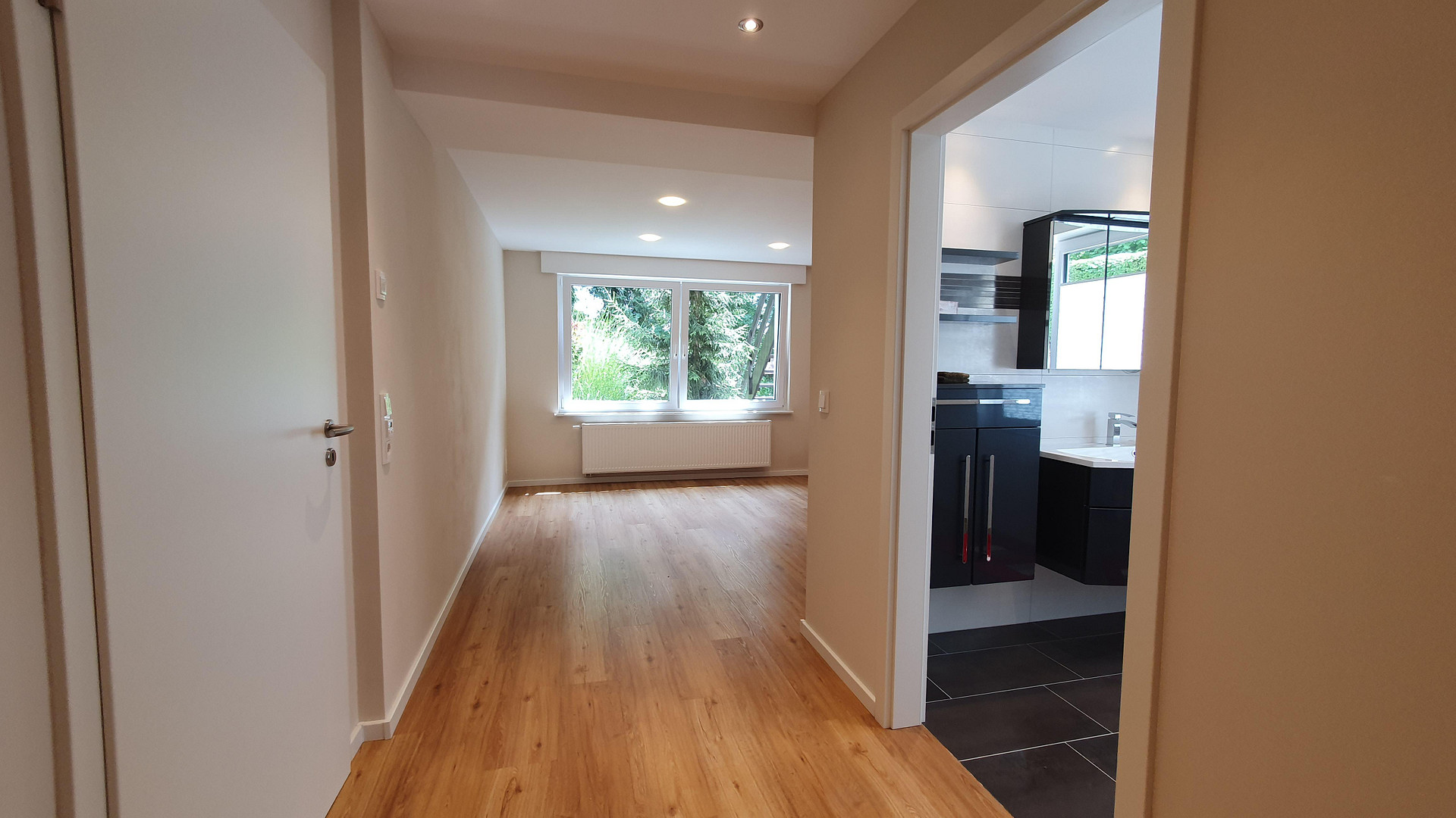 Freistehendes Einfamilienhaus mit Einliegerwohnung, Pool und großem Garten in Remscheid Süd – Remscheid – Vorschaubild 38