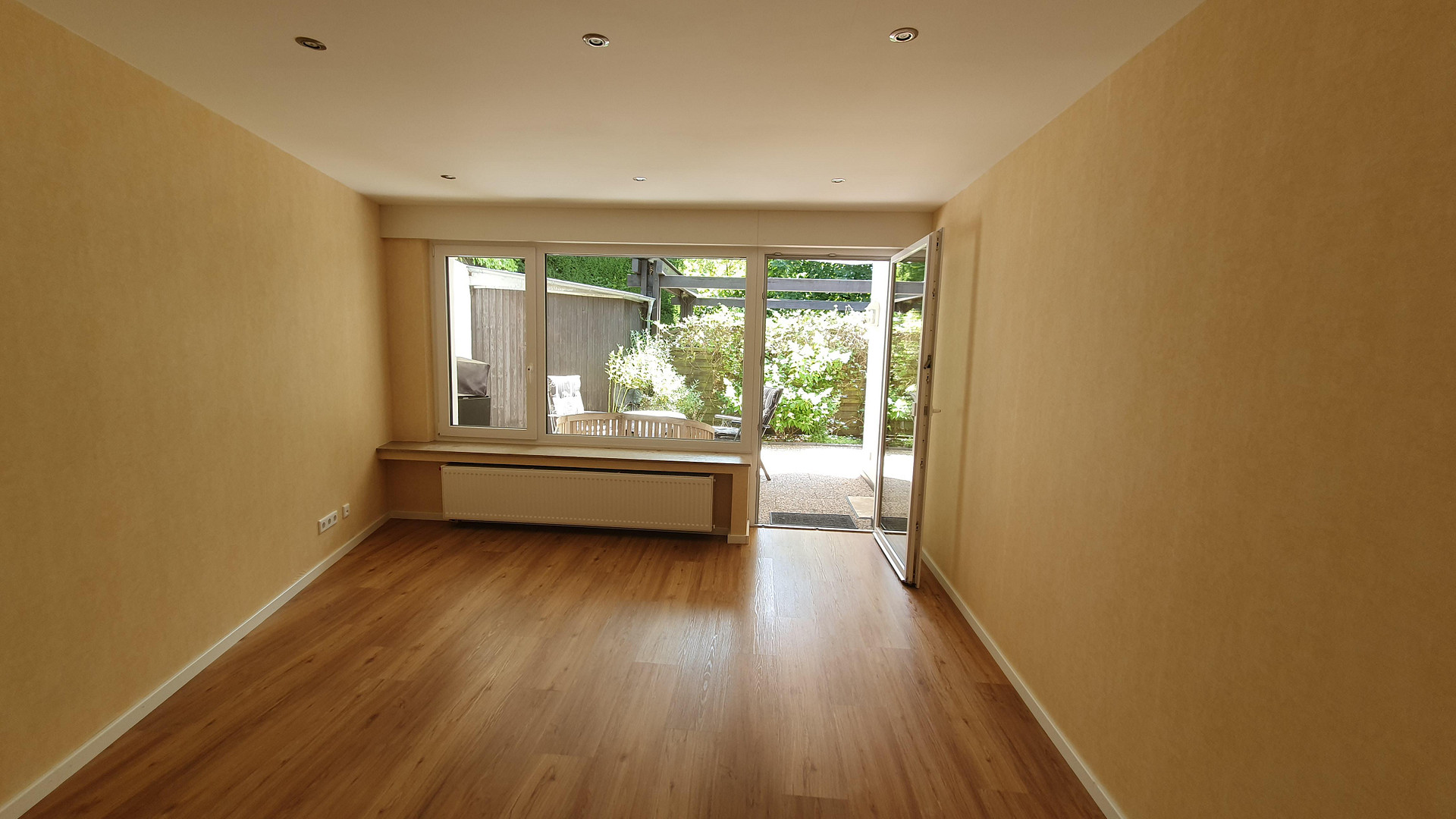 Freistehendes Einfamilienhaus mit Einliegerwohnung, Pool und großem Garten in Remscheid Süd – Remscheid – Vorschaubild 45