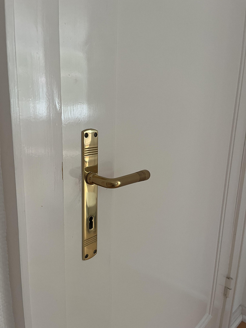 Sonnige 3,5-Zimmer-Wohnung mit Südbalkon im Herzen Hamburgs – 22087 Hamburg(Uhlenhorst) – Vorschaubild 3
