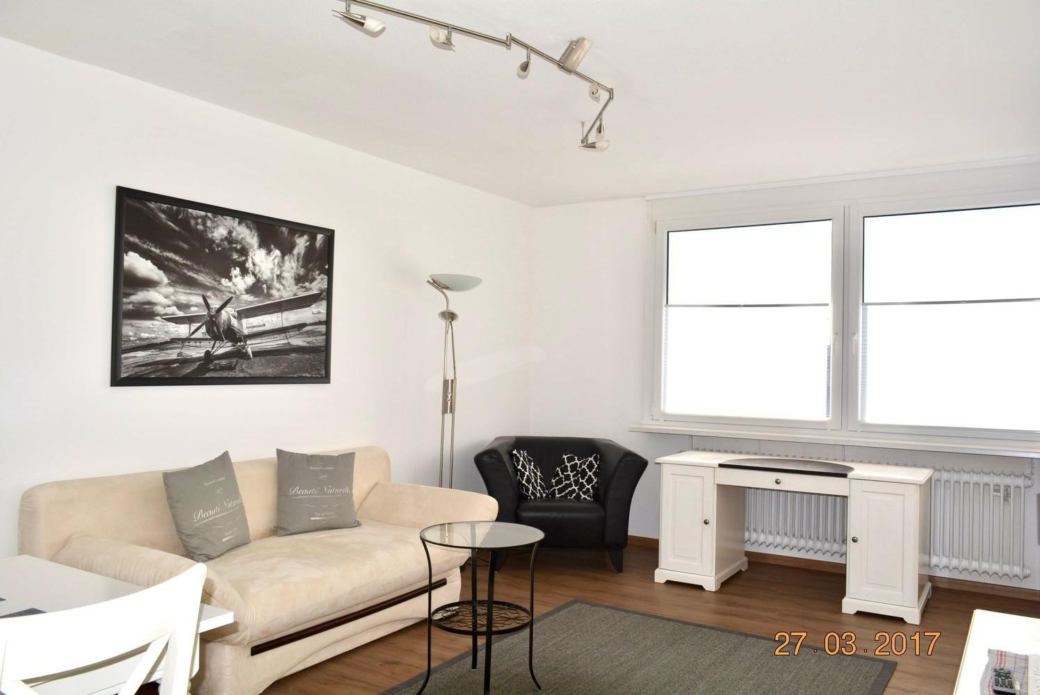 Helle 2,5 Zimmer Wohnung, vollmöbliert mit TG- Stellplatz in zentraler Lage München-Laim – Rapotostraße 4, 80687 München(Laim) – Vorschaubild 3