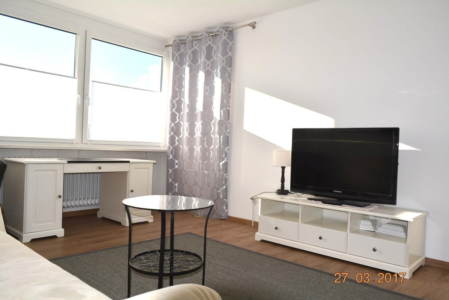 Helle 2,5 Zimmer Wohnung, vollmöbliert mit TG- Stellplatz in zentraler Lage München-Laim – Rapotostraße 4, 80687 München(Laim) – Vorschaubild 4