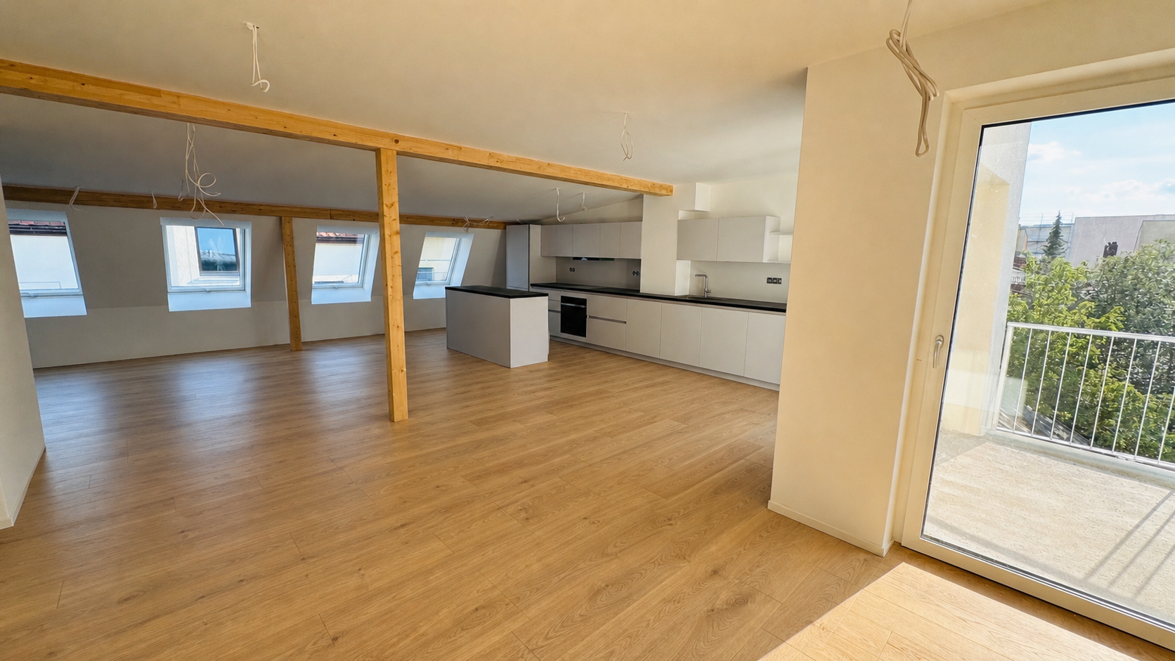 4-Zimmer-Maisonette-Dachgeschosswohnung im ruhigen Rückgebäude (Erstbezug) – Schwanthalerstr. 142, 80339 München(Schwanthalerhöhe) – Vorschaubild 2