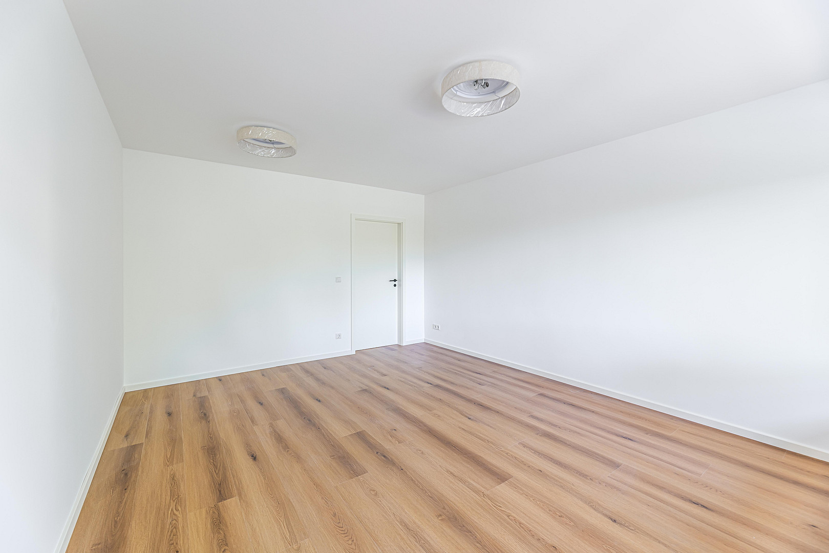 Modernisierte, frisch kernsanierte 2-Zimmer-Eigentumswohnung | 61 m² | Südbalkon – Hauchstraße 42, 90449 Nürnberg Röthenbach b. Schweinau(Röthenbach) – Vorschaubild 2