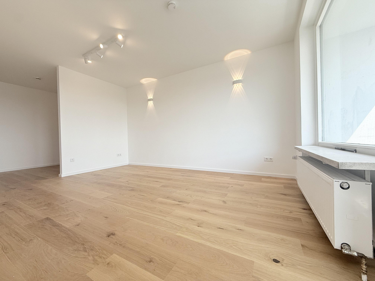 FREI Wunderschöne 1,5-Zi-Whg mit großem Balkon – 81477 München(Solln) – Vorschaubild 2