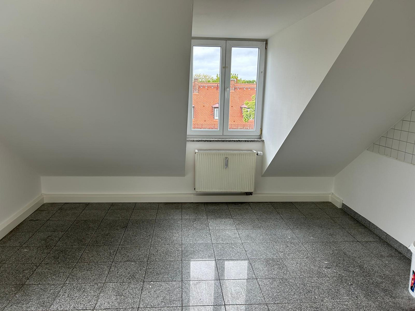 Renovierte 3-Zimmer-Dachgeschosswohnung (WG geeignet) – Einhornalle 41, 81377 München(Sendling-Westpark) – Vorschaubild 3