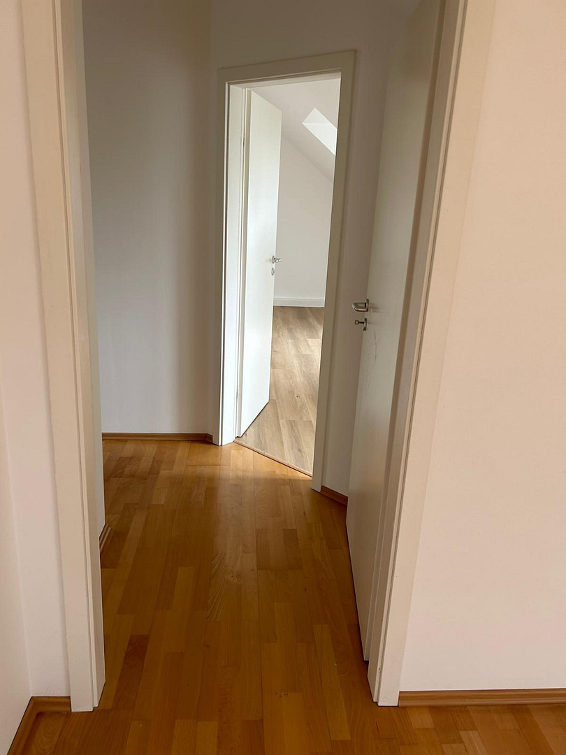 Renovierte 3-Zimmer-Dachgeschosswohnung (WG geeignet) – Einhornalle 41, 81377 München(Sendling-Westpark) – Vorschaubild 13