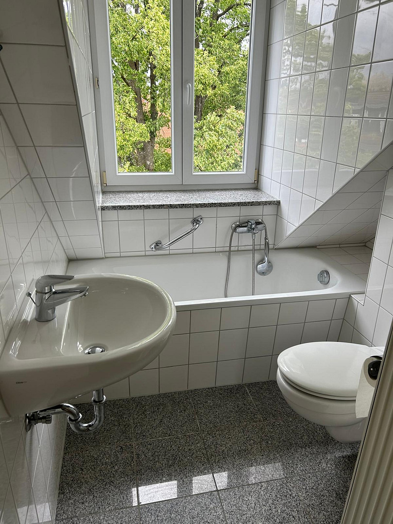 Renovierte 3-Zimmer-Dachgeschosswohnung (WG geeignet) – Einhornalle 41, 81377 München(Sendling-Westpark) – Vorschaubild 8