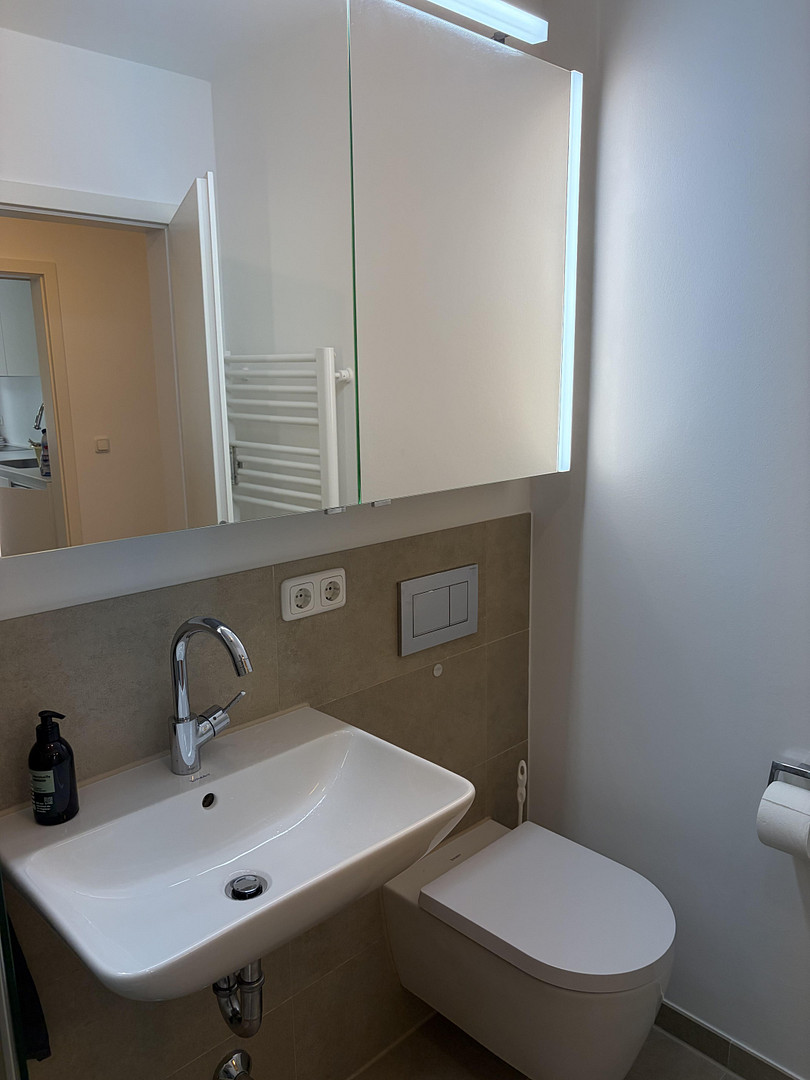 Hochwertig renovierte 2‑Zimmer Wohnung mit großem Balkon – Mauerkircherstraße 85, 81925 München(Bogenhausen) – Vorschaubild 13