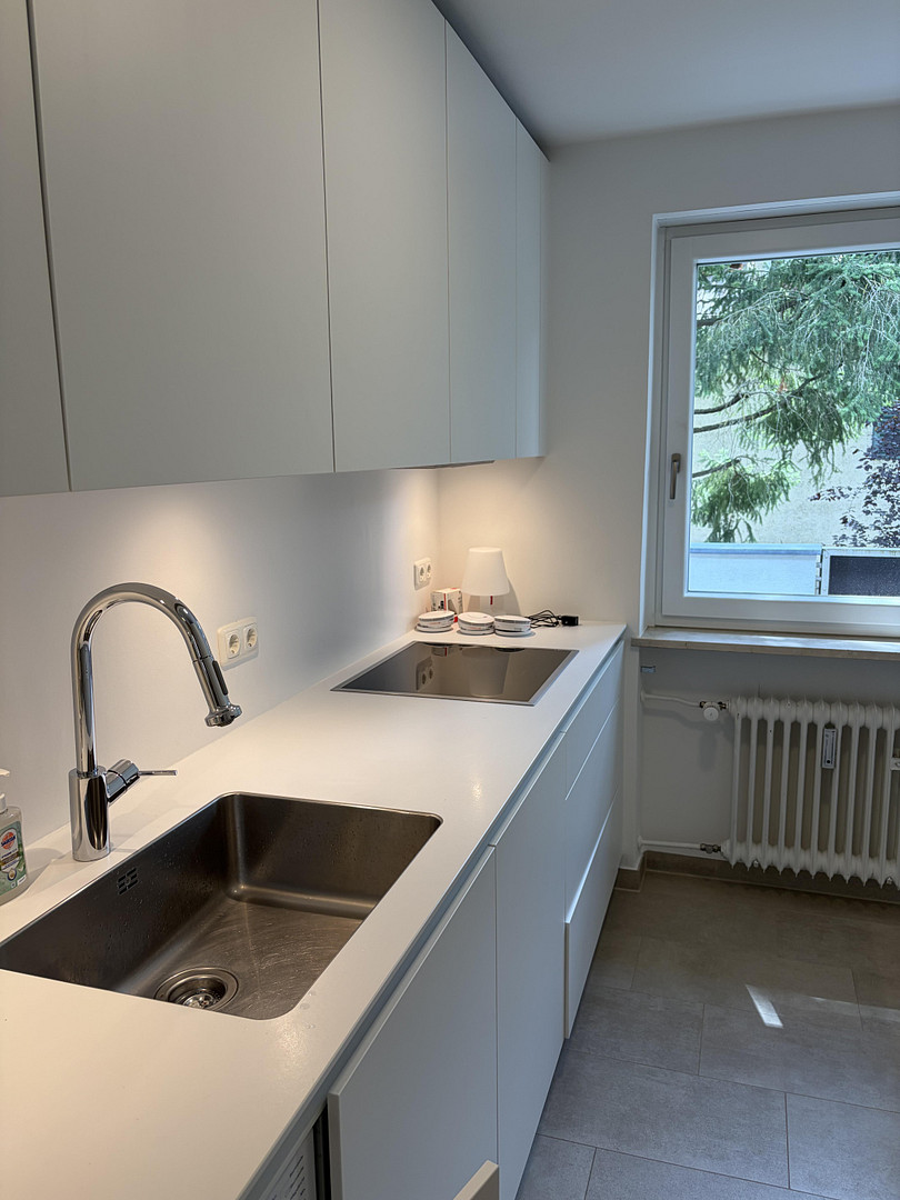 Hochwertig renovierte 2‑Zimmer Wohnung mit großem Balkon – Mauerkircherstraße 85, 81925 München(Bogenhausen) – Vorschaubild 8