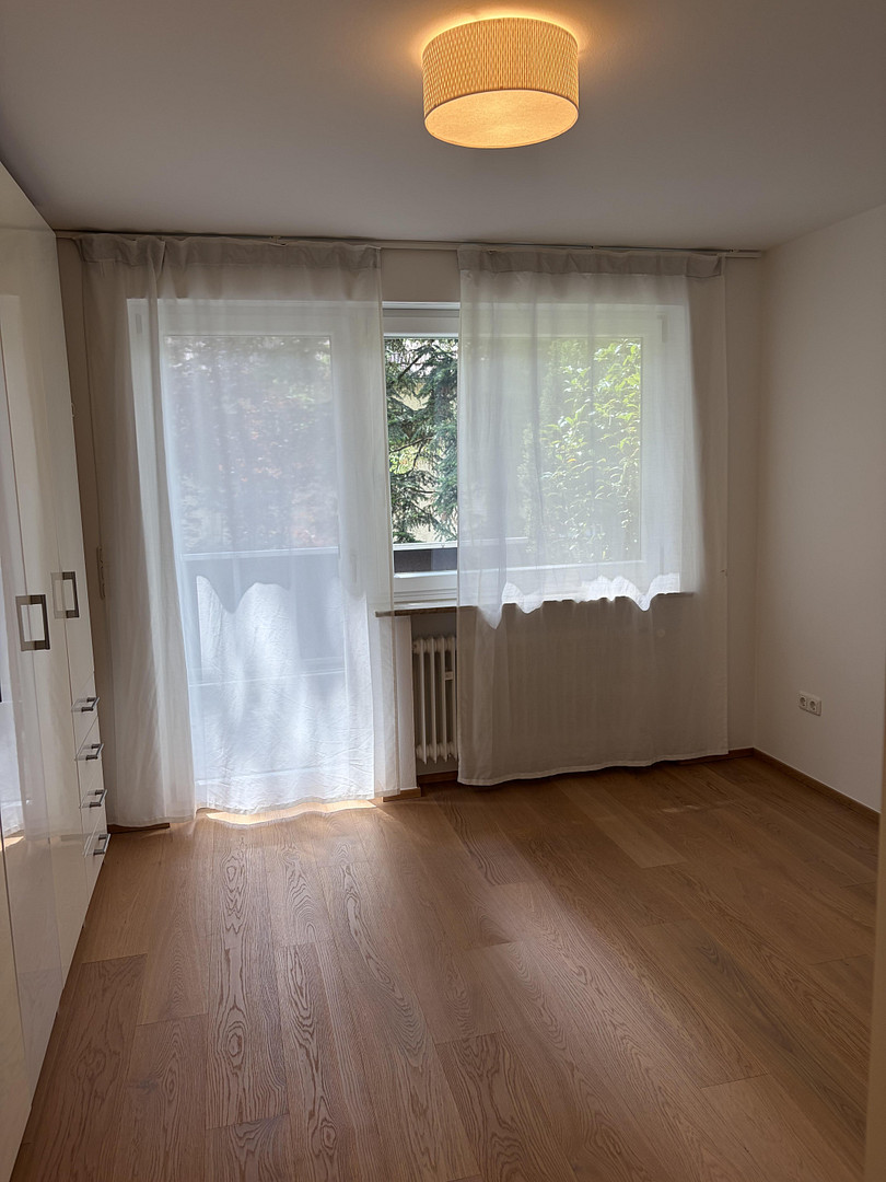 Hochwertig renovierte 2‑Zimmer Wohnung mit großem Balkon – Mauerkircherstraße 85, 81925 München(Bogenhausen) – Vorschaubild 5