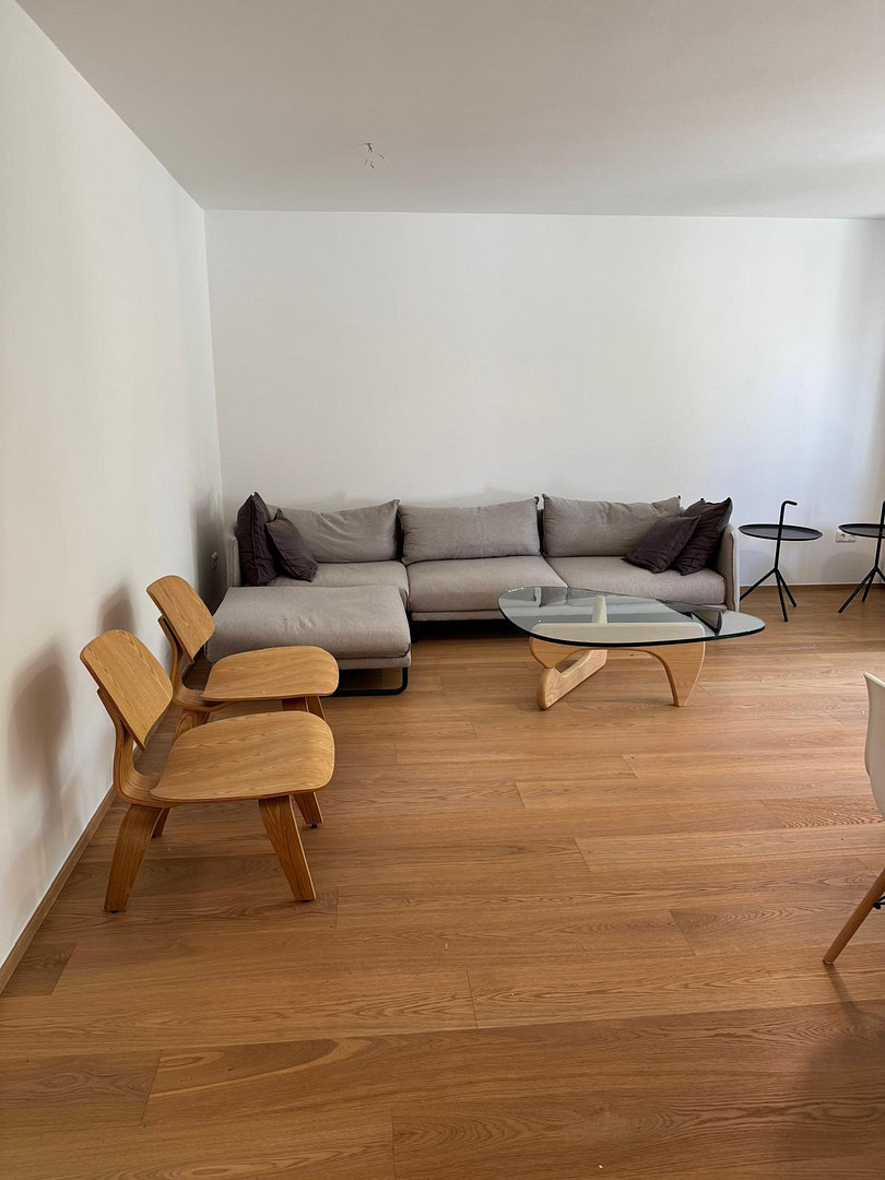 Hochwertig renovierte 2‑Zimmer Wohnung mit großem Balkon – Mauerkircherstraße 85, 81925 München(Bogenhausen) – Vorschaubild 2