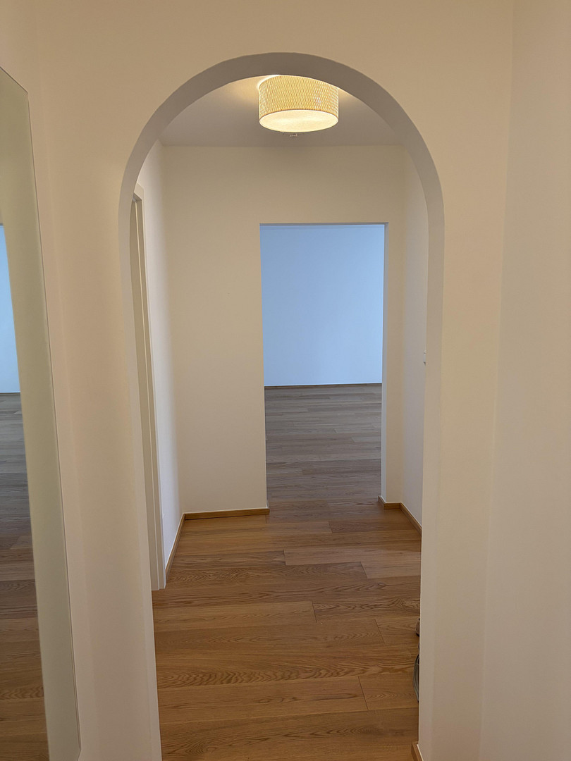 Hochwertig renovierte 2‑Zimmer Wohnung mit großem Balkon – Mauerkircherstraße 85, 81925 München(Bogenhausen) – Vorschaubild 6