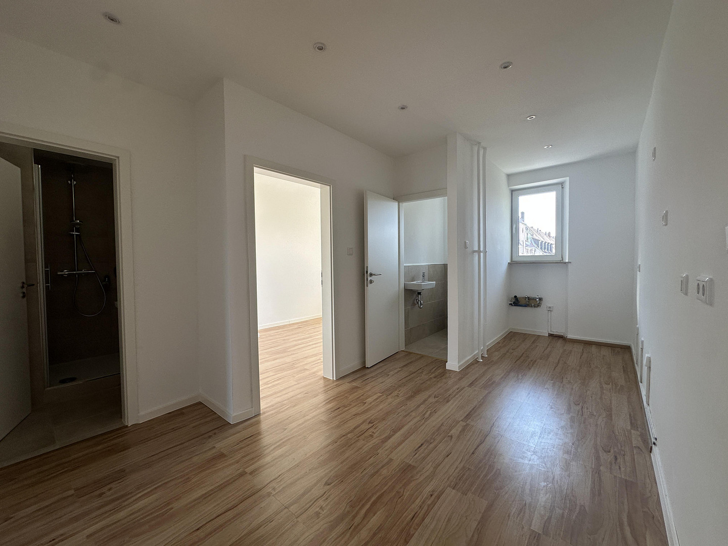 Erstbezug nach umfassender Modernisierung! Stilvolle 3-Zimmer-Wohnung in begehrter Lage – Hallerstraße 23, 90419 Nürnberg(St. Johannis) – Vorschaubild 2