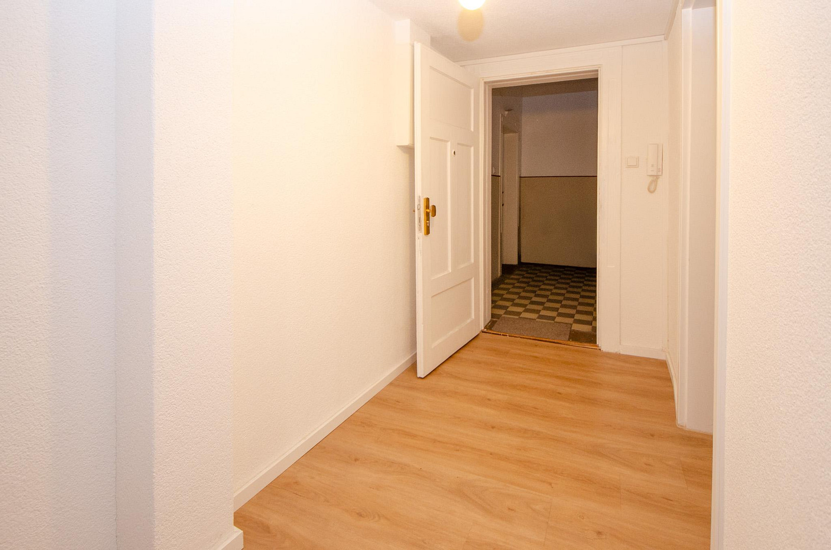 Provisionsfrei: Renovierte 2-Zi.-Altbauwohnung in der Schulstraße – Schulstr. 43, 80634 München(Neuhausen) – Vorschaubild 18