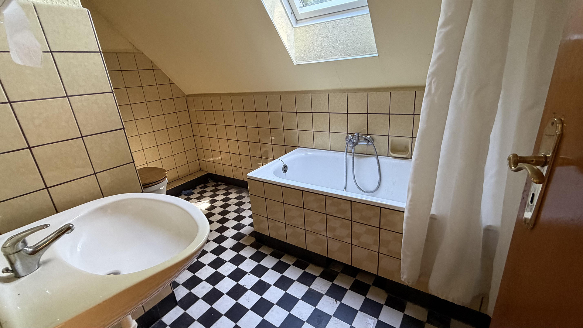 Solides Einfamilienhaus auf großzügigem Eigentumsgrundstück – Roffhausener Landstraße 11c, 26419 Schortens – Vorschaubild 8