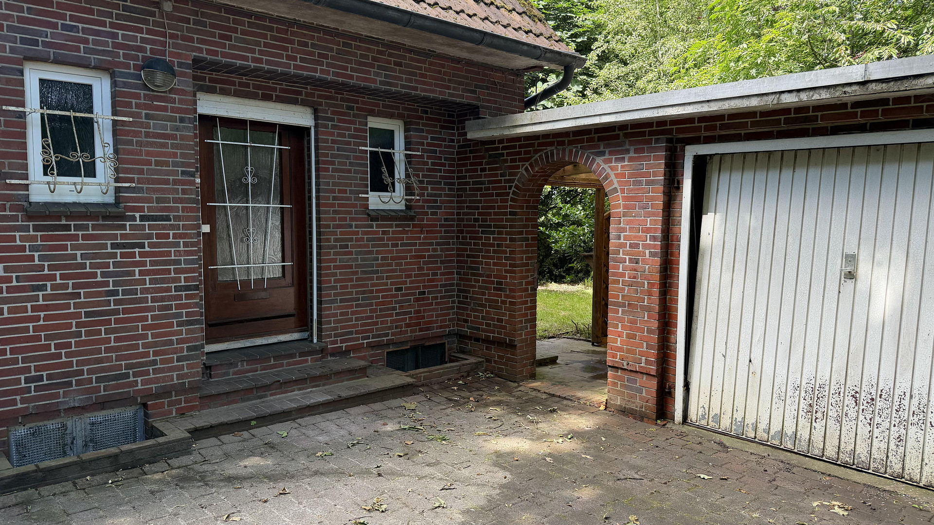 Solides Einfamilienhaus auf großzügigem Eigentumsgrundstück – Roffhausener Landstraße 11c, 26419 Schortens – Vorschaubild 3