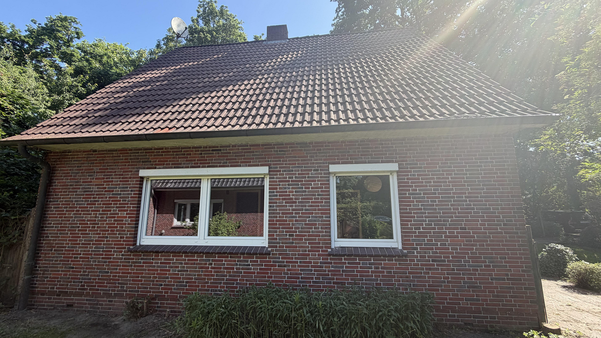 Solides Einfamilienhaus auf großzügigem Eigentumsgrundstück – Roffhausener Landstraße 11c, 26419 Schortens – Vorschaubild 4