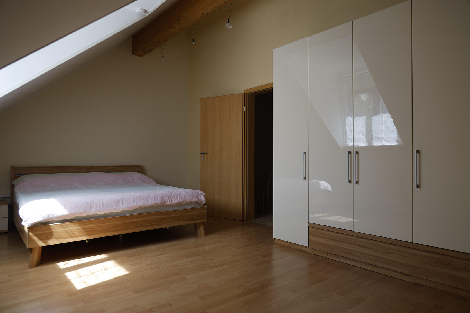 Gepflegtes Reihenmittelhaus mit großer Terrasse und voll unterkellert – Oppenheim – Vorschaubild 13