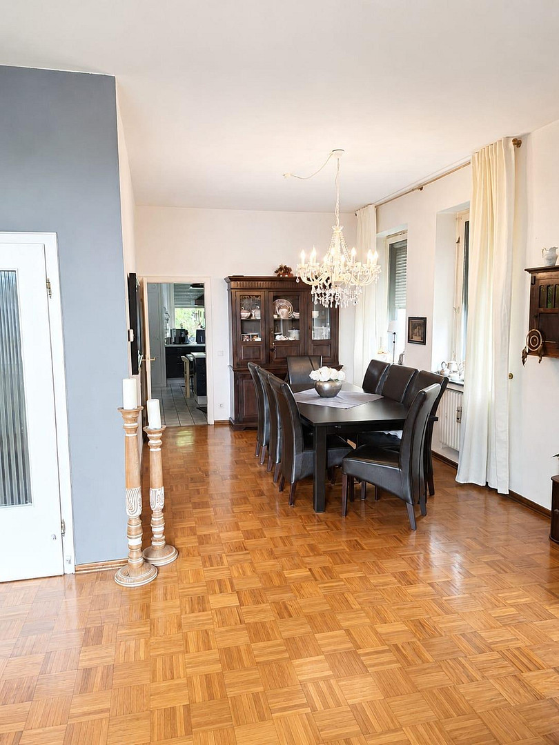 Schönes 2-3 Familienhaus in Solingen-Höhscheid. Ideal für Wohnen, Arbeiten oder als Kapitalanlage – Solingen – Vorschaubild 2