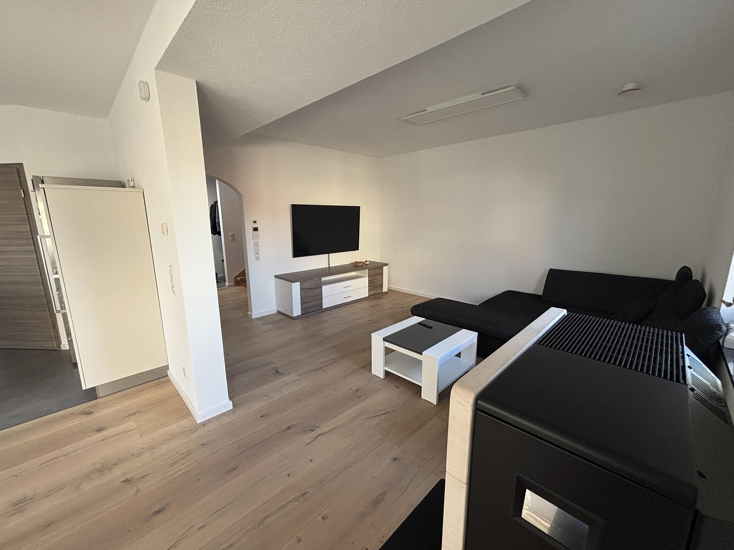 Modernes Schwörer-Einfamilienhaus mit Smart Home, PV-Anlage und großem Grundstück in Gosheim – Auf Strieglen 2, 78559 Gosheim – Vorschaubild 9