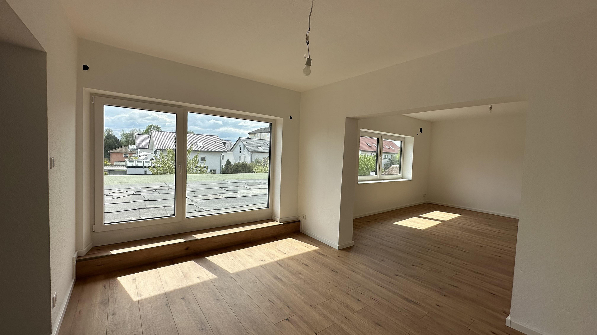 Moderne 4-Zimmer-Wohnung mit großer Dachterrasse, Einbauküche und Stellplatz – Österreicher Weg 27, 33102 Paderborn – Vorschaubild 5