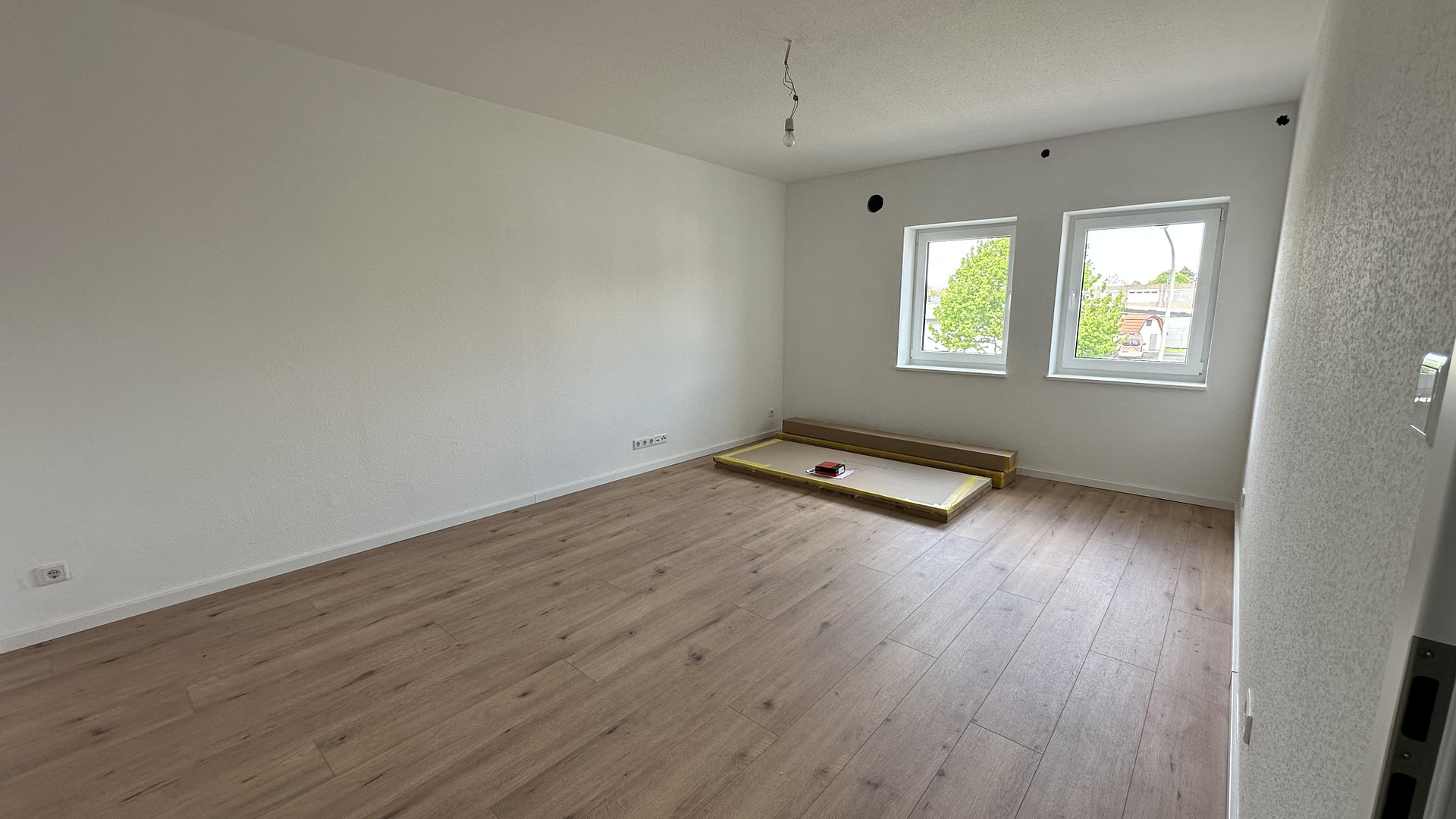 Moderne 4-Zimmer-Wohnung mit großer Dachterrasse, Einbauküche und Stellplatz – Österreicher Weg 27, 33102 Paderborn – Vorschaubild 9
