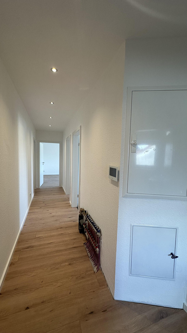 Moderne 4-Zimmer-Wohnung mit großer Dachterrasse, Einbauküche und Stellplatz – Österreicher Weg 27, 33102 Paderborn – Vorschaubild 13