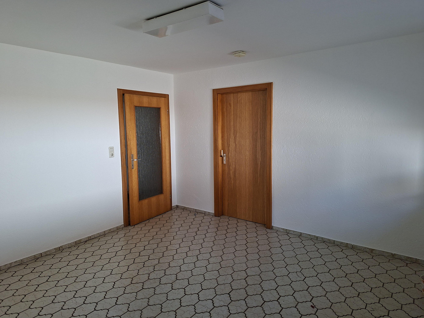 Wohn-/Geschäftshaus mit 2 Wohneinheiten, ehem. Bäckereifachgeschäft und Gewerbe-/Nutzflächen – Tassilostraße 7, 85126 Münchsmünster – Vorschaubild 10