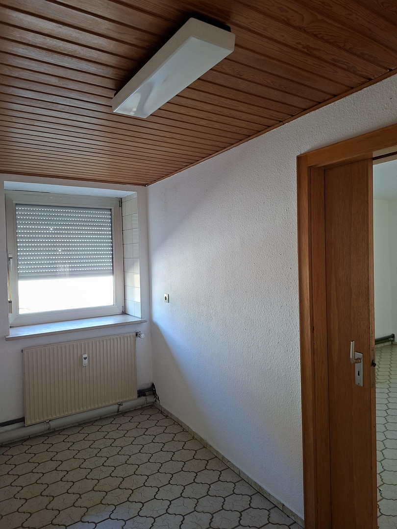 Wohn-/Geschäftshaus mit 2 Wohneinheiten, ehem. Bäckereifachgeschäft und Gewerbe-/Nutzflächen – Tassilostraße 7, 85126 Münchsmünster – Vorschaubild 12