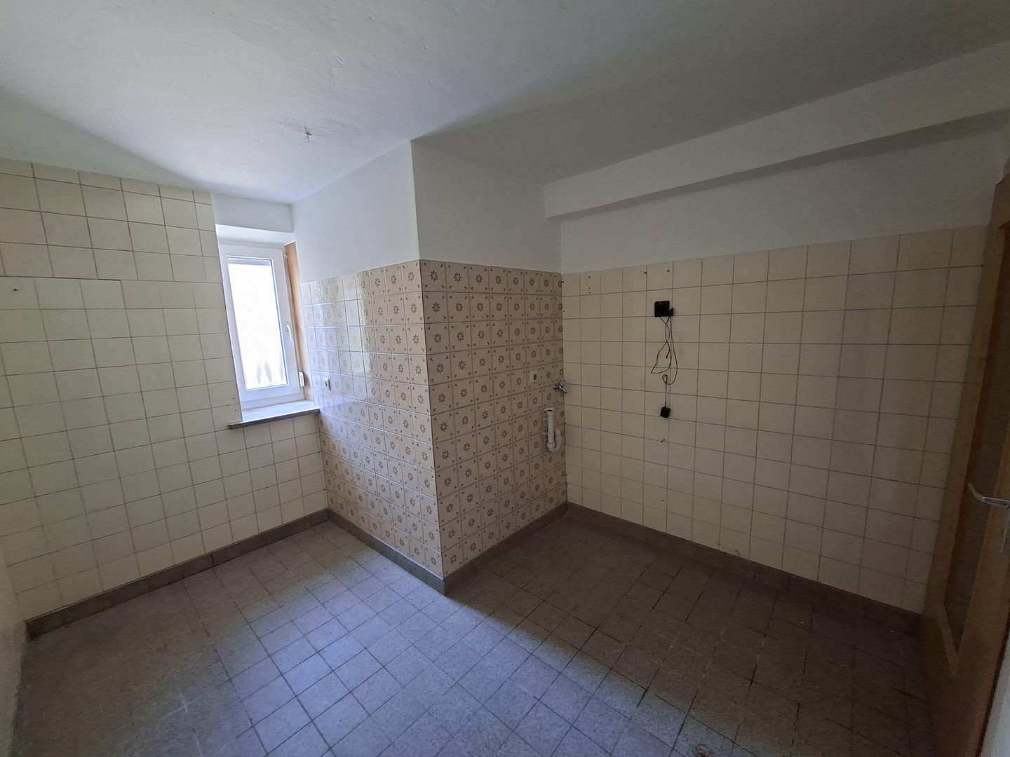 Wohn-/Geschäftshaus mit 2 Wohneinheiten, ehem. Bäckereifachgeschäft und Gewerbe-/Nutzflächen – Tassilostraße 7, 85126 Münchsmünster – Vorschaubild 14