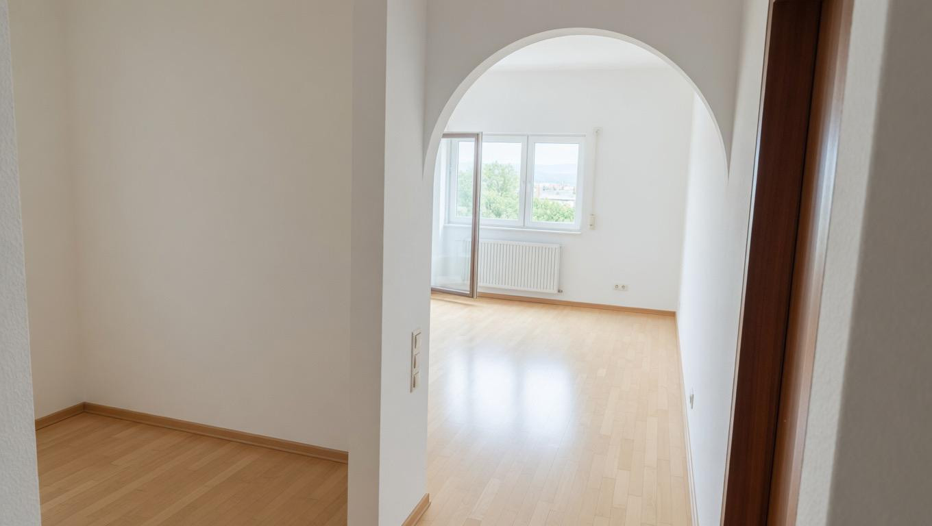 Helle 2-Zimmer-Dachgeschosswohung mit großem Balkon & schöner Ausicht – Rilkestraße 37, 72760 Reutlingen-Betzingen(Betzingen) – Vorschaubild 2